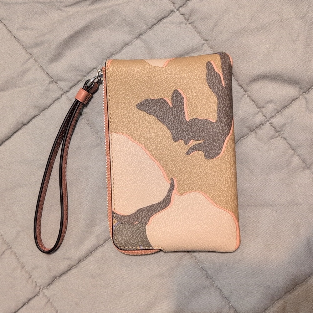 Coach Camo Wristlet - Picture 2 of 6